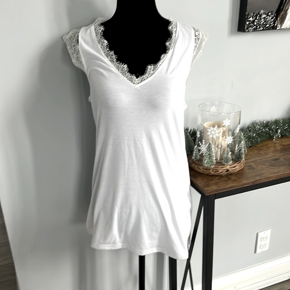 Xtra long white tank Size Small
